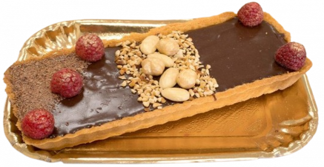 GATEAU_AU_CHOCOLAT_AUX_AMANDES_ET_AUX_NOISETTES-removebg-preview