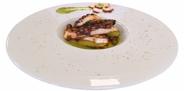 POULPE_AVEC_POMMES_DE_TERRE_CROUSTILLANTES_A_LA_SAUCE_AUX_POIS-removebg-preview